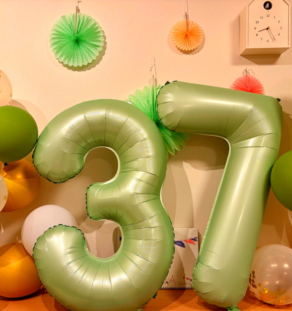 満州アヘンスクワッド 作者 鹿子 年齢 X